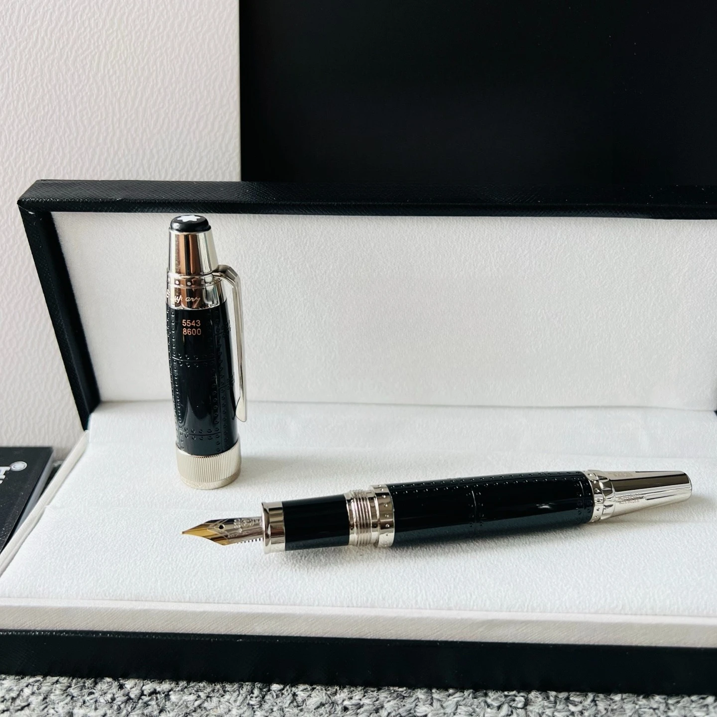 26 Classic Fountain Pens High End Business Signature Pen Executive Office Pen for Businessmen Birthday Gift Luxury Writing Tool
26 Classic Fountain Pens High End Business Signature Pen Executive Office Pen for Businessmen Birthday Gift Luxury Writing Tool
