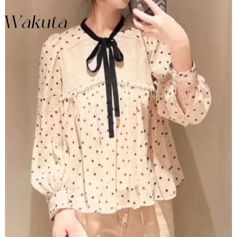WAKUTA Japanese Elegant Round Neck Lace Embroidered Hoodie Summer Style Long Sleeve Loose Versatile Fairy Blouse Female Clothing
WAKUTA Japanese Elegant Round Neck Lace Embroidered Hoodie Summer Style Long Sleeve Loose Versatile Fairy Blouse Female Clothing