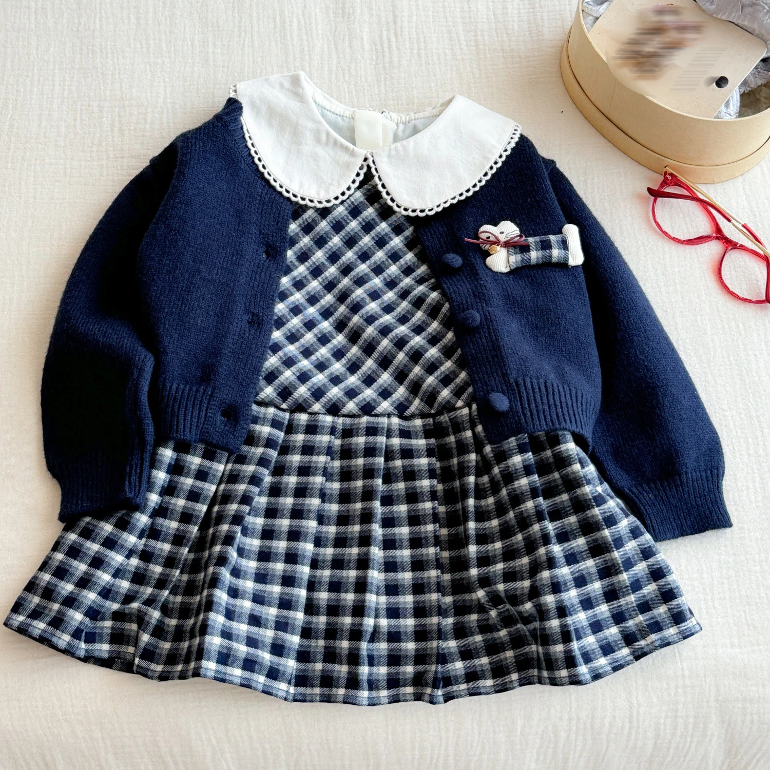 Autumn Children's Cartoon Knitted Sweater Set for Girls Sweet Two-Piece Baby Plaid Dress Outfit
Autumn Children's Cartoon Knitted Sweater Set for Girls Sweet Two-Piece Baby Plaid Dress Outfit