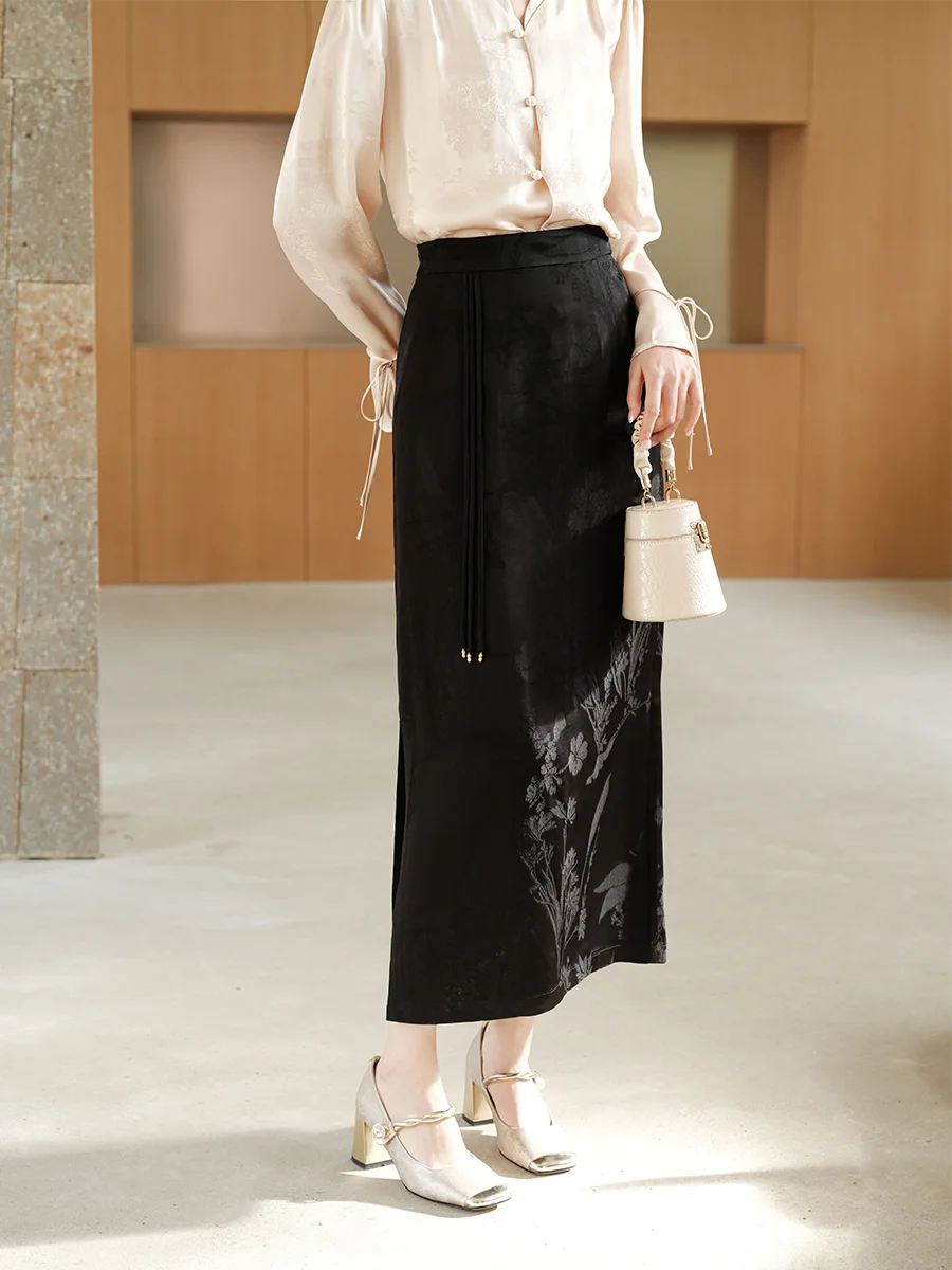 Новая китайская асимметричная длинная юбка с разрезом, женская юбка с высокой талией, традиционный узор, вышивка, осеннее новое поступление, юбка ханьфу
Новая китайская асимметричная длинная юбка с разрезом, женская юбка с высокой талией, традиционный узор, вышивка, осеннее новое поступление, юбка ханьфу