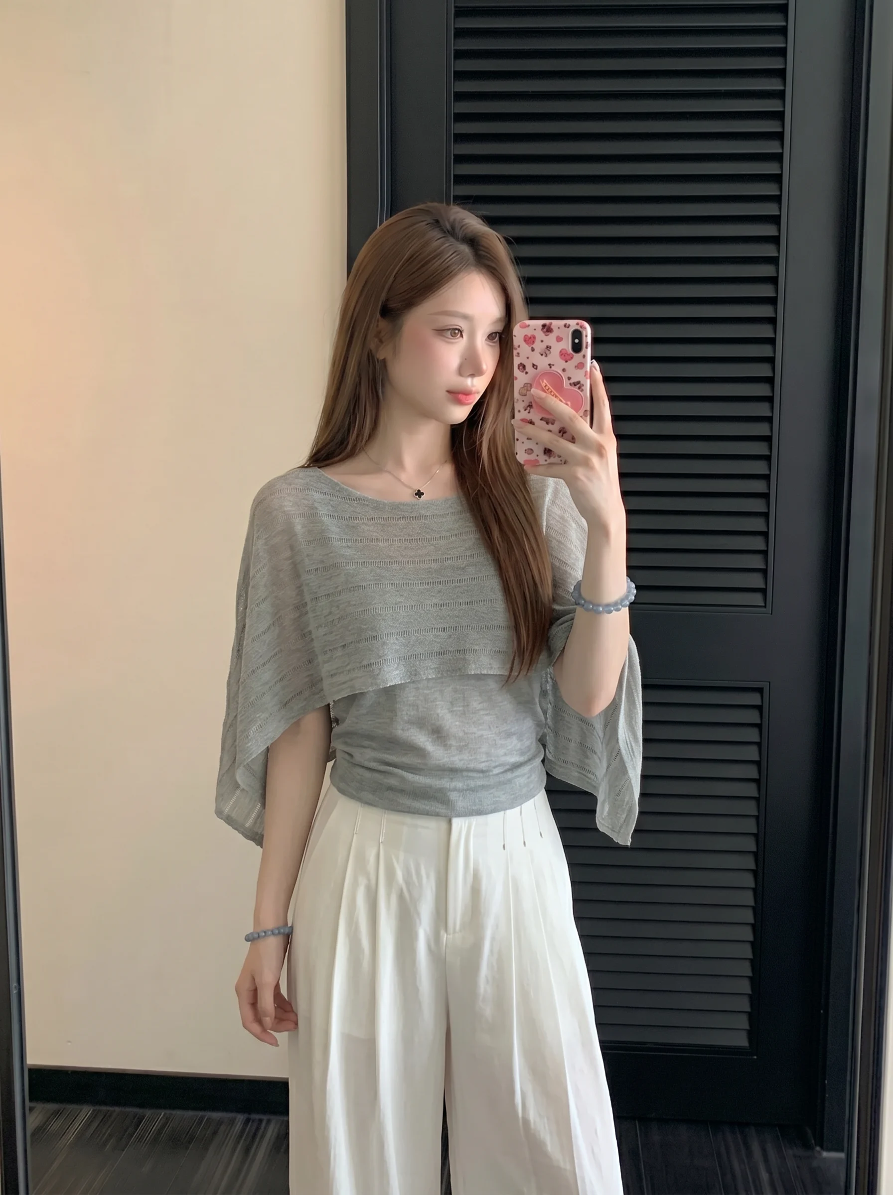 Ladies Loose Fit Knitted Sweater Shoulder Shawl Fake Two-Piece Slimming Summer Top Pure Color Versatile Breathable Comfortable
Ladies Loose Fit Knitted Sweater Shoulder Shawl Fake Two-Piece Slimming Summer Top Pure Color Versatile Breathable Comfortable