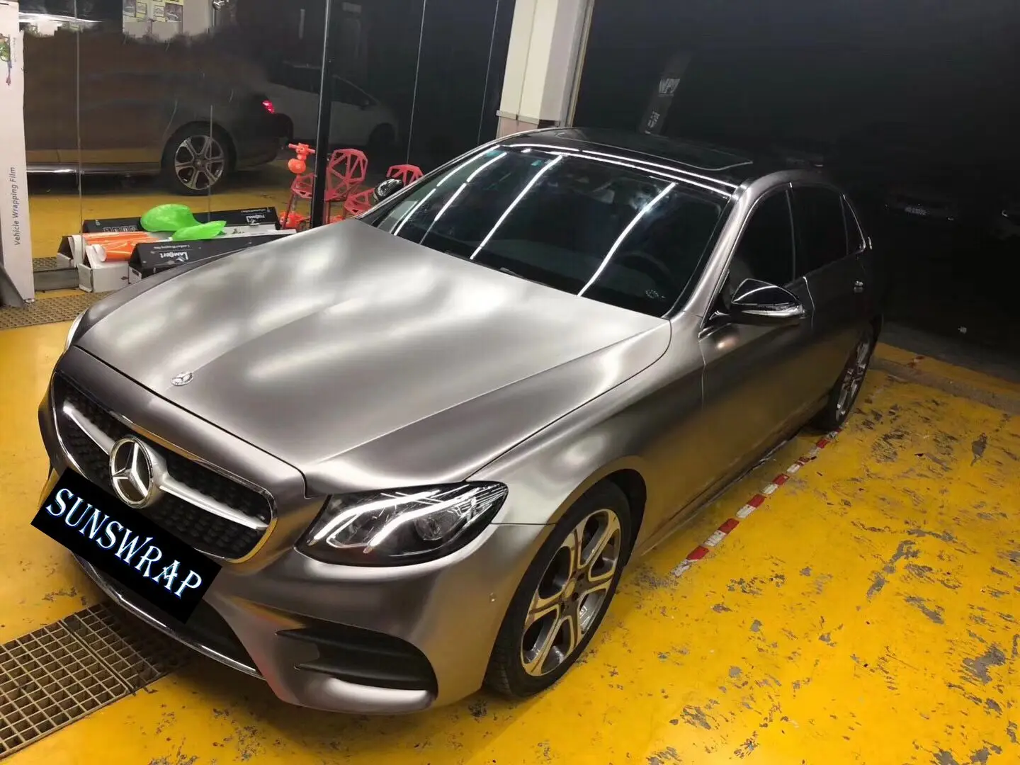 Matte Metallic Frozen Gray Vinyl Car Wrap Foil With Air Bubble Satin Car Sticker Wrapping Motorbike Scooter Decal Covering
Matte Metallic Frozen Gray Vinyl Car Wrap Foil With Air Bubble Satin Car Sticker Wrapping Motorbike Scooter Decal Covering