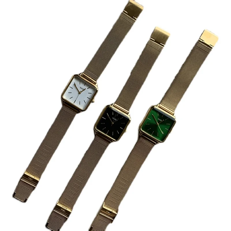 Neutral fashion simple cold wind large dial, casual temperament commuter square watch woman
Neutral fashion simple cold wind large dial, casual temperament commuter square watch woman