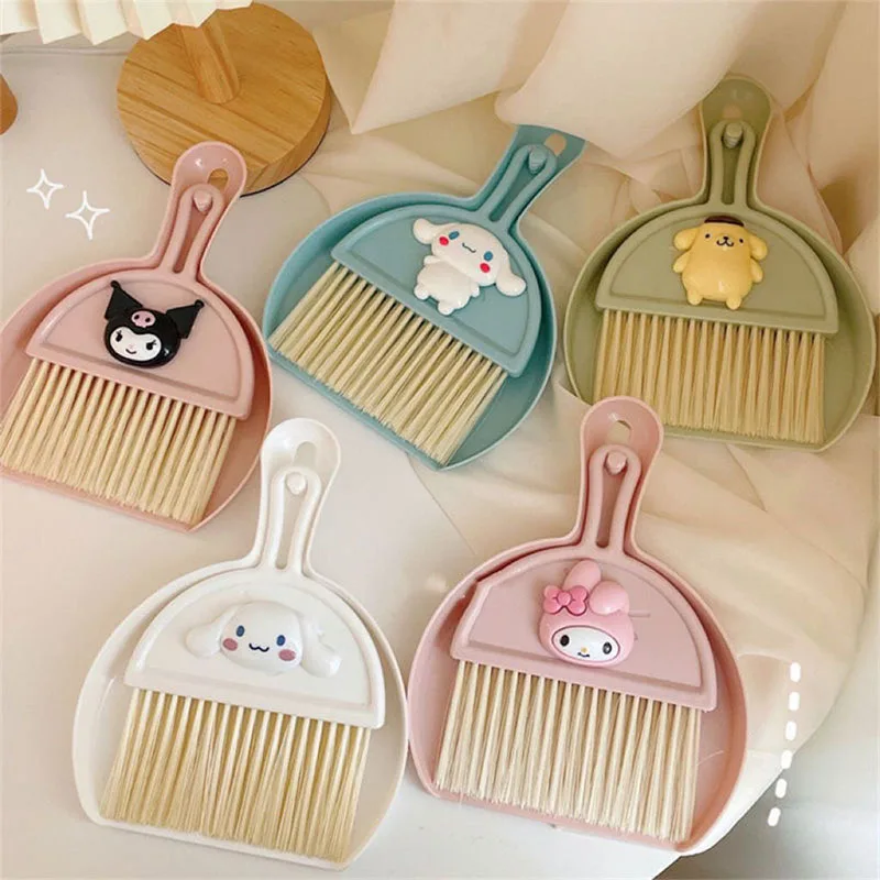 Cinnamoroll Sanrio набор со щеткой Kawaii Kuromi My Melody, милый мультяшный Настольный очиститель, бытовой мини-пылесборник
Cinnamoroll Sanrio набор со щеткой Kawaii Kuromi My Melody, милый мультяшный Настольный очиститель, бытовой мини-пылесборник