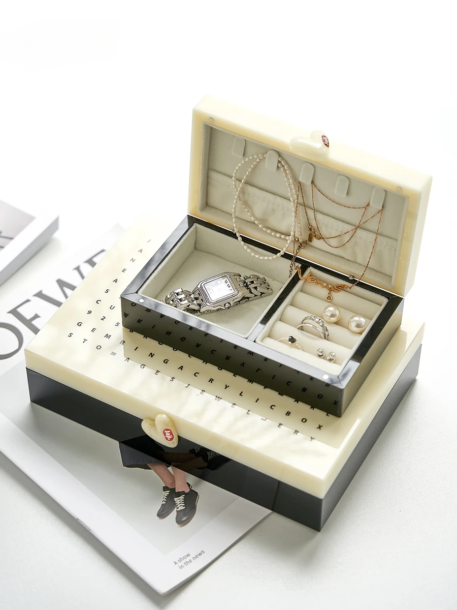 Acrylic jewelry box, storage box, small delicate jewelry box, necklace, ring, Tanabata gift, portable jewelry box
Acrylic jewelry box, storage box, small delicate jewelry box, necklace, ring, Tanabata gift, portable jewelry box