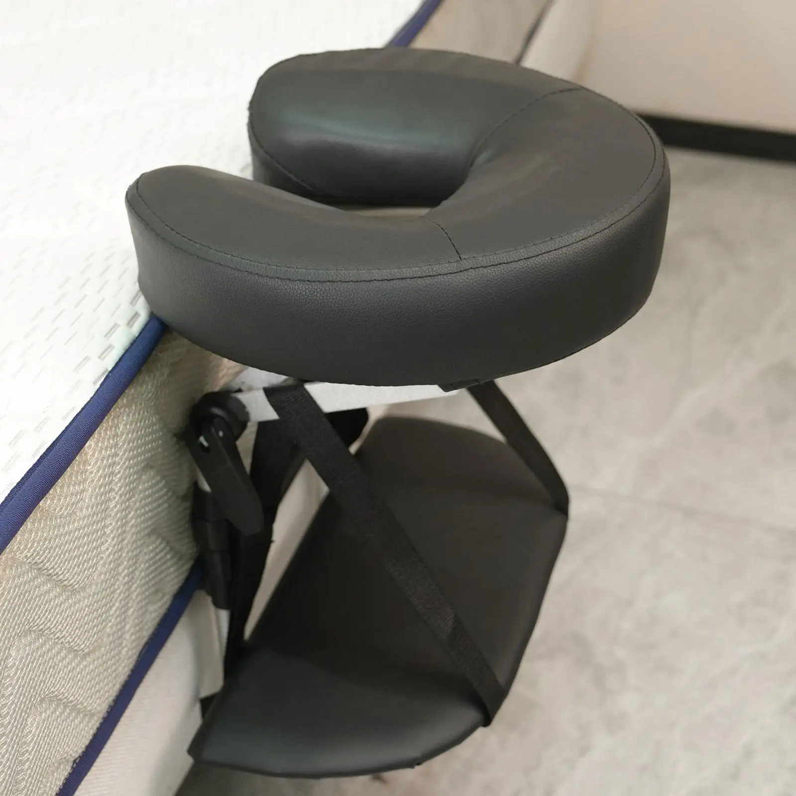 Home Mattress Top Massage Adjustable Face Cradle Ergonomic Headrest Massage Cushion for Home Use
Home Mattress Top Massage Adjustable Face Cradle Ergonomic Headrest Massage Cushion for Home Use