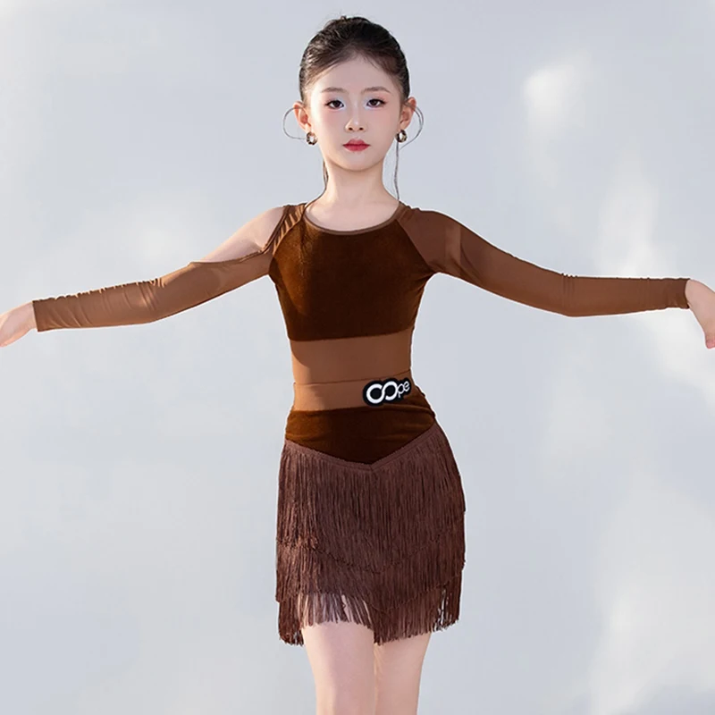 Новый костюм для латинских танцев, детская одежда для выступлений, одежда для латинских танцев для девочек, коричневый танцевальный костюм, боди, юбка с бахромой AMY2567
Новый костюм для латинских танцев, детская одежда для выступлений, одежда для латинских танцев для девочек, коричневый танцевальный костюм, боди, юбка с бахромой AMY2567