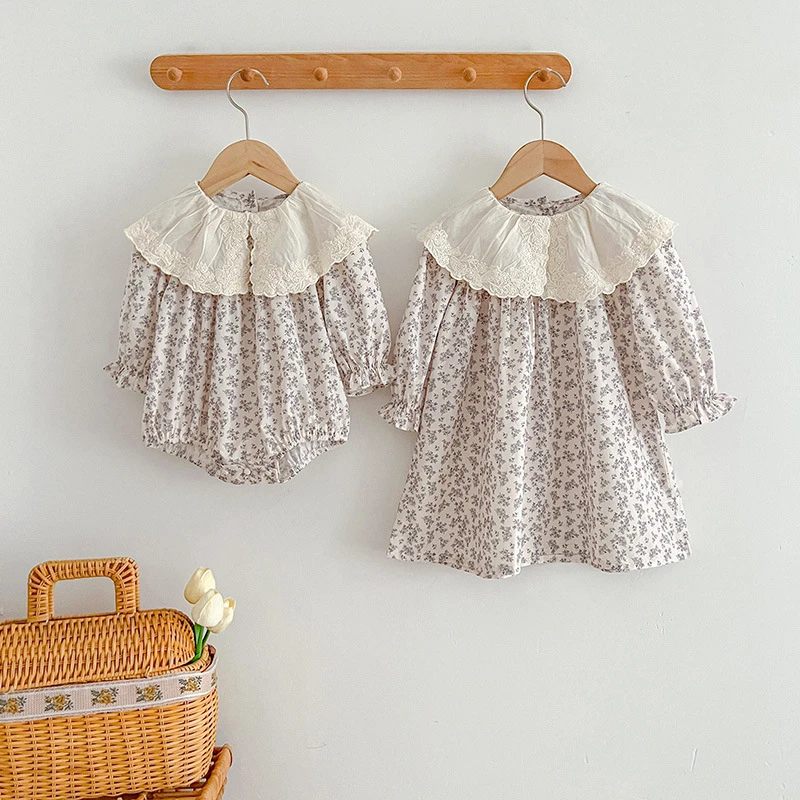 Baby clothes Girl wrap fart crawling clotheing floral dress Lace large lapel girls dress sisters clothes Girl dresses,W211
Baby clothes Girl wrap fart crawling clotheing floral dress Lace large lapel girls dress sisters clothes Girl dresses,W211