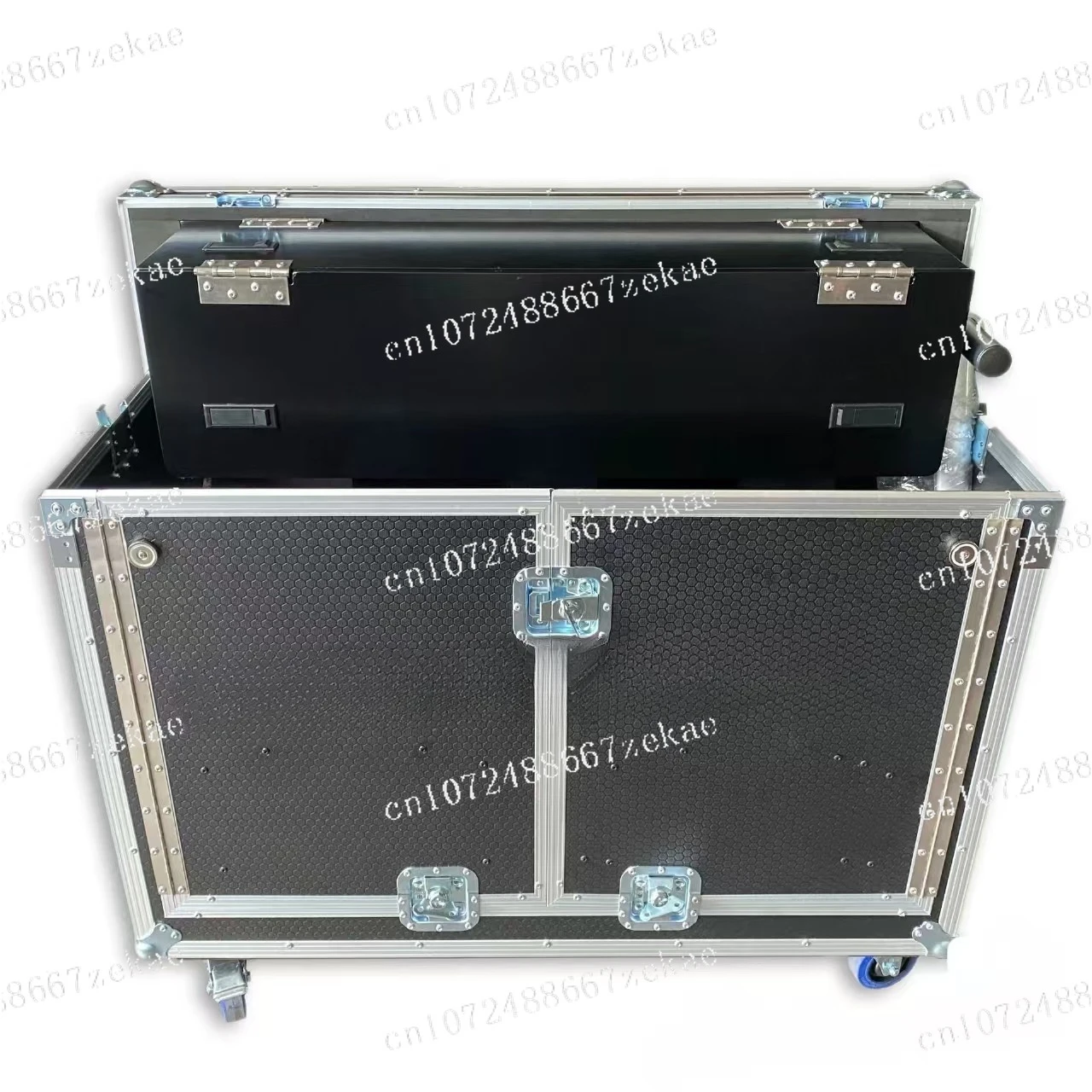 Цифровая гибридная консоль Custom MIDAS M32Live на 32 канала в кейсе для авиации (OEM и ODM)
Цифровая гибридная консоль Custom MIDAS M32Live на 32 канала в кейсе для авиации (OEM и ODM)