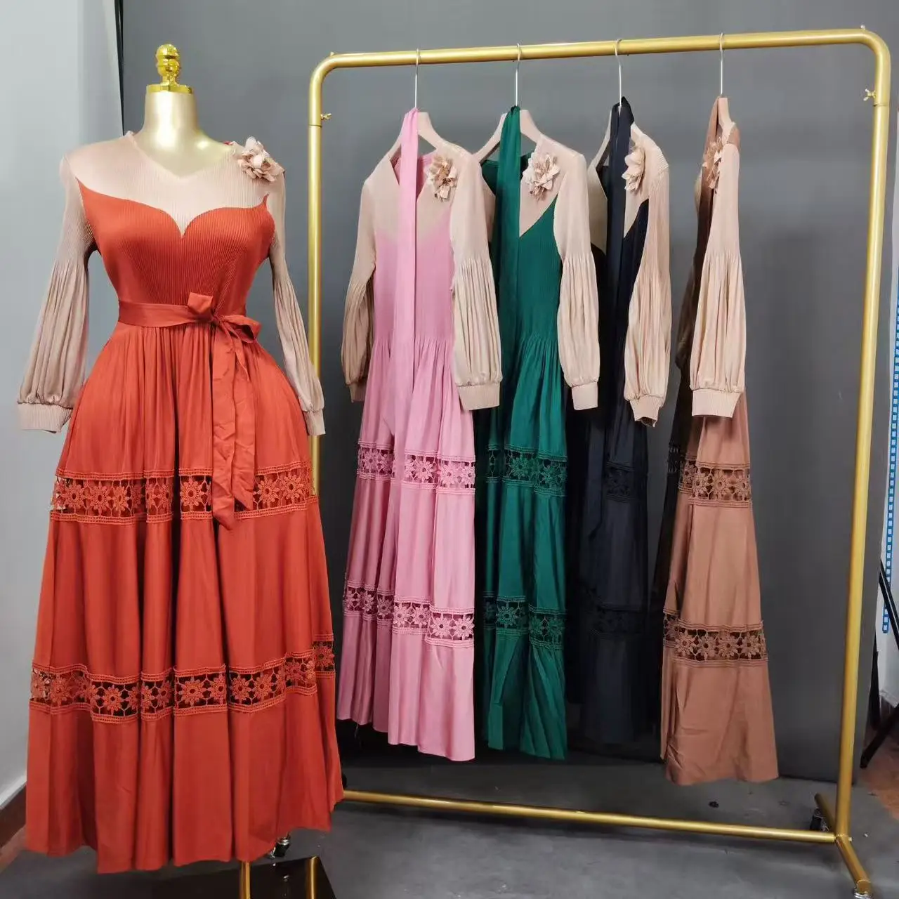 Женское длинное платье Miyake Court Style с ажурными вставками, на бретелях, с рукавами-фонариками, коллекция Весна 2026, новинка
Женское длинное платье Miyake Court Style с ажурными вставками, на бретелях, с рукавами-фонариками, коллекция Весна 2026, новинка