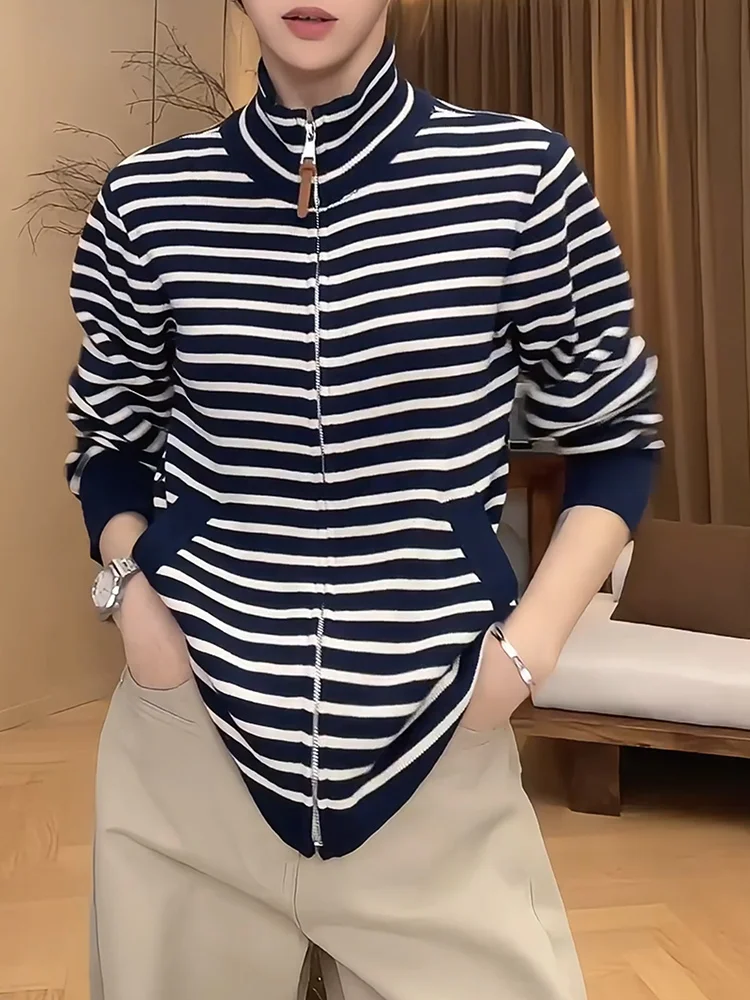 Модный полосатый вязаный свитер, повседневный женский топ больших размеров, модный утягивающий свитер, осень 2025 г., Новое поступление
Модный полосатый вязаный свитер, повседневный женский топ больших размеров, модный утягивающий свитер, осень 2025 г., Новое поступление