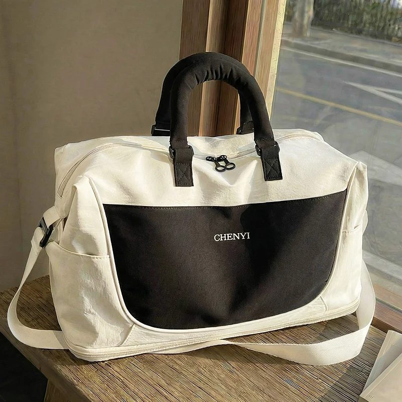 Fashionable Contrasting Travel Duffels Bag Expandable Bottom Large Capacity Handbag Fitness Luggage Bag Sports Fitness Yoga
Fashionable Contrasting Travel Duffels Bag Expandable Bottom Large Capacity Handbag Fitness Luggage Bag Sports Fitness Yoga