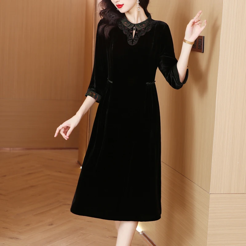 Новинка 2023 года, модное шелковое бархатное платье, Осеннее универсальное шелковое платье до колен, корейское свободное повседневное женское платье, платья
Новинка 2023 года, модное шелковое бархатное платье, Осеннее универсальное шелковое платье до колен, корейское свободное повседневное женское платье, платья