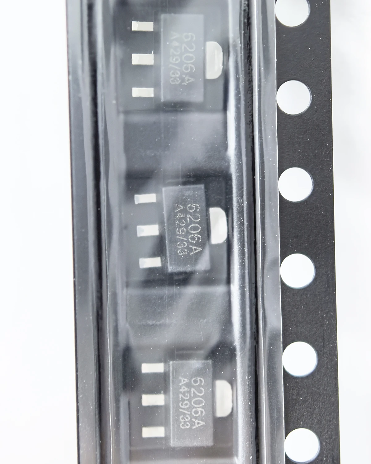 XC6206P332PR 6206A 3.3V Linear Voltage Regulator LDO XC6206P182PR 1.8V XC6206P282PR 2.8V XC6206P302PR 3V XC6206P362PR 3.6V
XC6206P332PR 6206A 3.3V Linear Voltage Regulator LDO XC6206P182PR 1.8V XC6206P282PR 2.8V XC6206P302PR 3V XC6206P362PR 3.6V