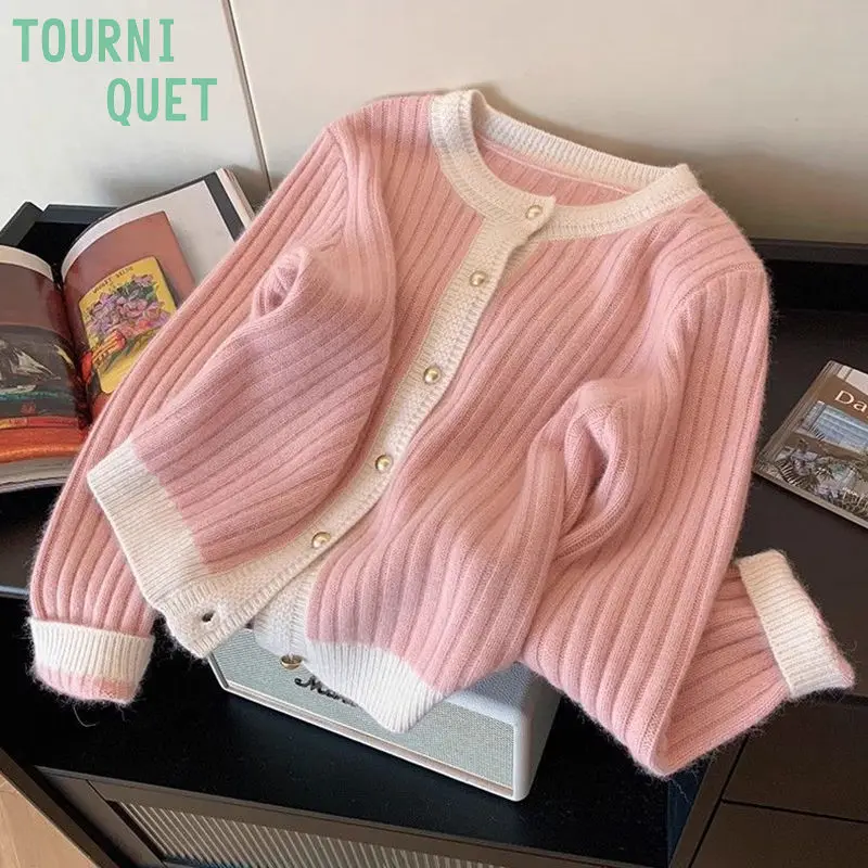 2024 New Chinese Style Elegant Knit Cardigan Women's Loose Fit Chunky Knit Sweater Coat Female Office Lady Top High Quality New
2024 New Chinese Style Elegant Knit Cardigan Women's Loose Fit Chunky Knit Sweater Coat Female Office Lady Top High Quality New