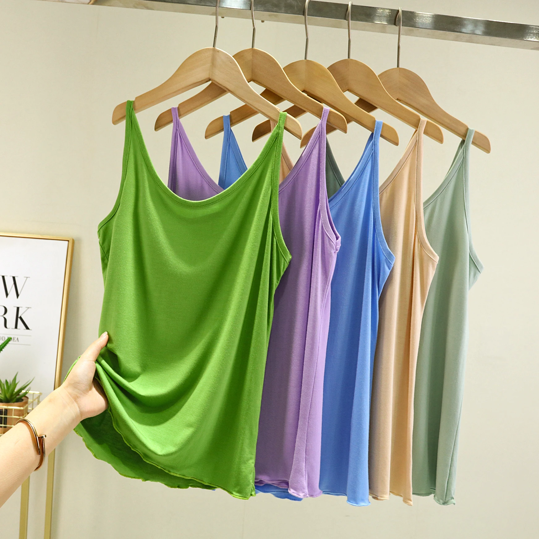 Modal Strap Vest Women Summer Slim Fit Svel Thin ort V-Ne Base irt Casual Versatile Loose Long Top
Modal Strap Vest Women Summer Slim Fit Svel Thin ort V-Ne Base irt Casual Versatile Loose Long Top