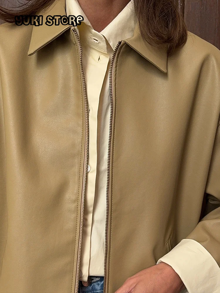 Casual Solid Leather Lapel Zipper Pocket Jacket Women Fashion Loose Full Sleeve Office Female Coats 2025 Autumn Lady Jackets
Casual Solid Leather Lapel Zipper Pocket Jacket Women Fashion Loose Full Sleeve Office Female Coats 2025 Autumn Lady Jackets