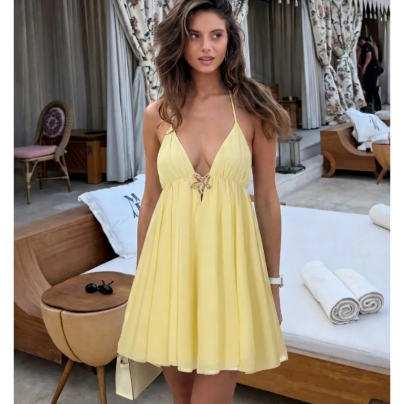 Elegant and Sexy European and American Women's Summer Solid Color Backless Halter Short Fitted Vacation Style Dress Fashion New
Elegant and Sexy European and American Women's Summer Solid Color Backless Halter Short Fitted Vacation Style Dress Fashion New
