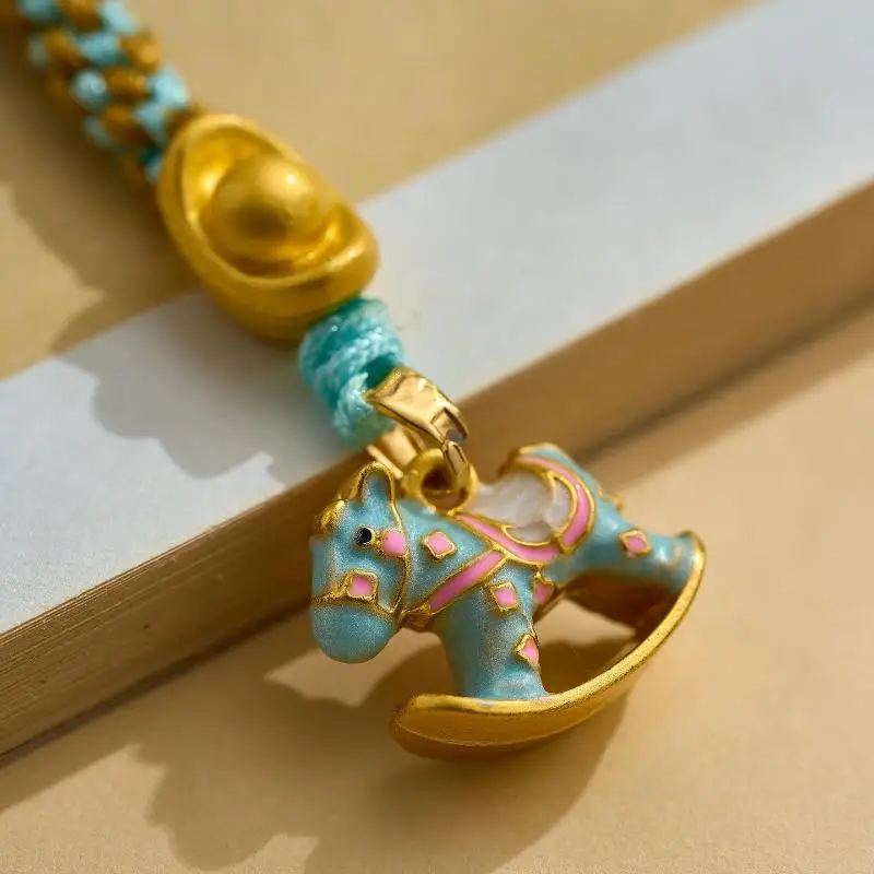 Милый брелок-подвеска «Лошадь Зодиака» на шнурке, талисман удачи, защита от падения для телефона, украшение для камеры, подвеска для сумки, подарок для друзей
Милый брелок-подвеска «Лошадь Зодиака» на шнурке, талисман удачи, защита от падения для телефона, украшение для камеры, подвеска для сумки, подарок для друзей