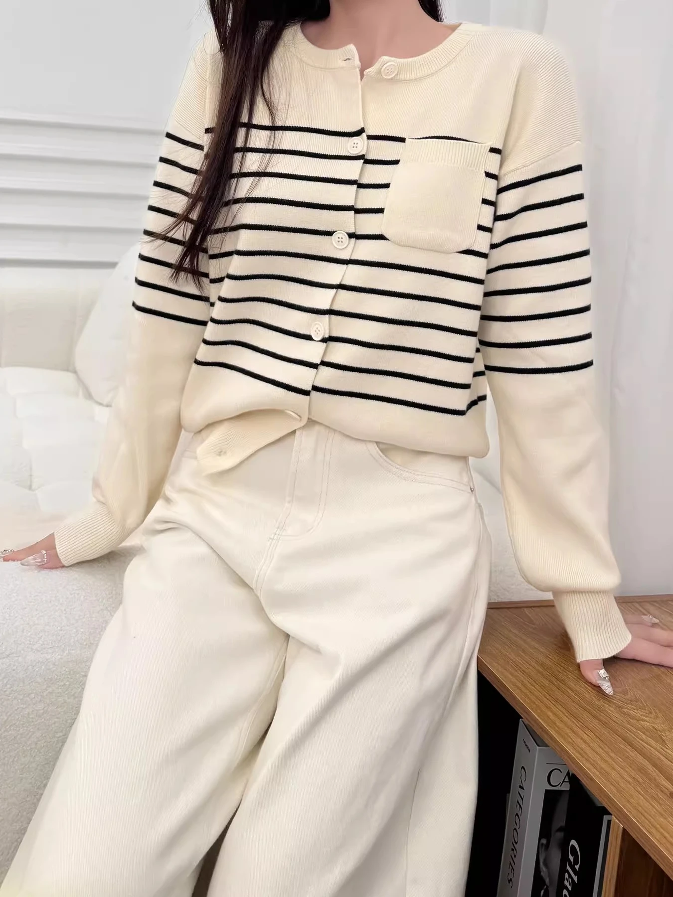 Deeptown Vintage Striped Knitted Sweater Women Beige Casual Cropped Cardigan Mujer Long Sleeve Knitwear Autumn Winter Jersey
Deeptown Vintage Striped Knitted Sweater Women Beige Casual Cropped Cardigan Mujer Long Sleeve Knitwear Autumn Winter Jersey