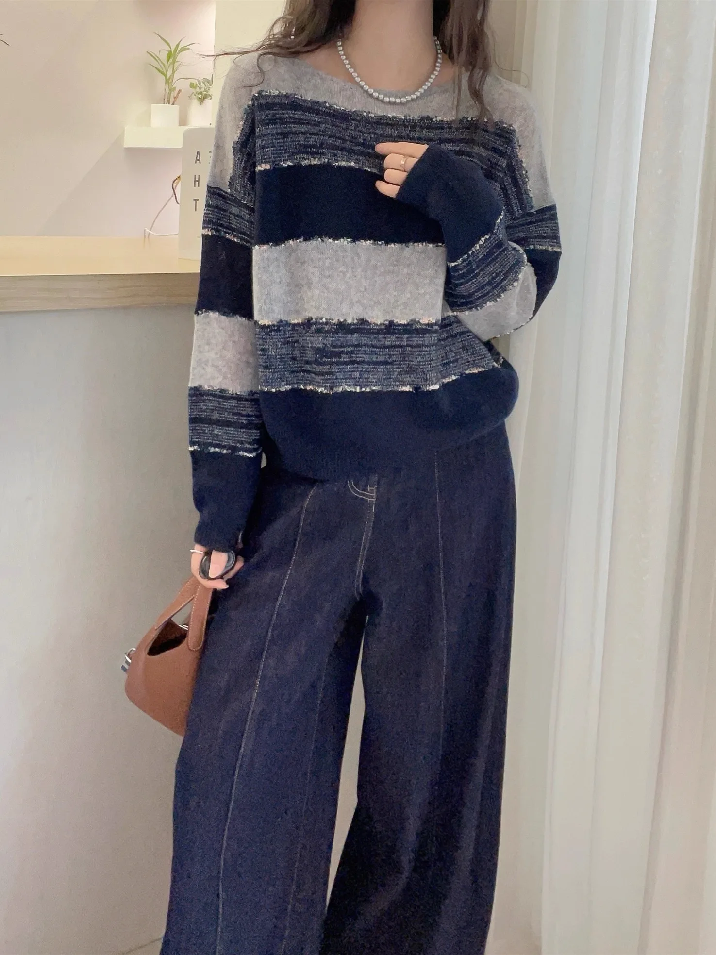 Korean Style Soft Knitted Sweater Women's round Neck Stripe Design Autumn Winter New Arrival Elegant Unique Comfortable Woole...
Korean Style Soft Knitted Sweater Women's round Neck Stripe Design Autumn Winter New Arrival Elegant Unique Comfortable Woole...