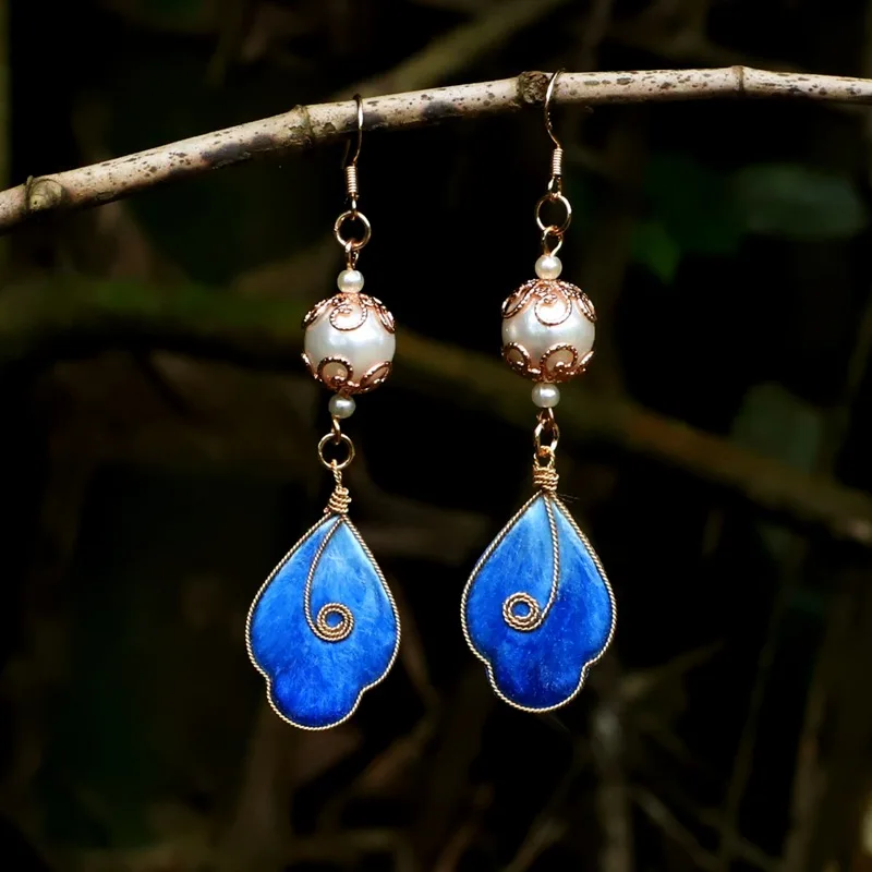 Custom Handmade Earrings Blue Filigree Silk Imitation Point Emerald Pearl Leaf Hook Earrings 7cm Long 2.5cm High 1.5cm Wide
Custom Handmade Earrings Blue Filigree Silk Imitation Point Emerald Pearl Leaf Hook Earrings 7cm Long 2.5cm High 1.5cm Wide