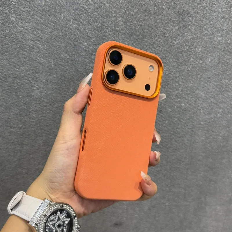 Alloy Lens Flannel Fabric MagSafe Phone Case For iPhone 17pro max 15 16 Pro 14 13 12 Wireless Charging Retro Hard Armor Cover 
Alloy Lens Flannel Fabric MagSafe Phone Case For iPhone 17pro max 15 16 Pro 14 13 12 Wireless Charging Retro Hard Armor Cover