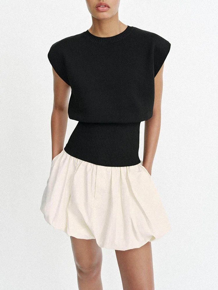 Women's Fashionable Casual Sleeveless round Neck Padded Shoulder Knitted Top New Arrival Summer 2026 Slim Fit Crew Neck
Women's Fashionable Casual Sleeveless round Neck Padded Shoulder Knitted Top New Arrival Summer 2026 Slim Fit Crew Neck