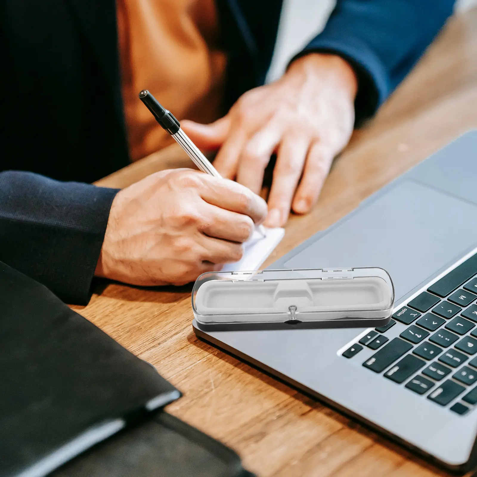 Набор из 5 прозрачных пластиковых прямоугольных контейнеров для ручек и карандашей, органайзер для канцелярских принадлежностей, для рабочего стола и путешествий
Набор из 5 прозрачных пластиковых прямоугольных контейнеров для ручек и карандашей, органайзер для канцелярских принадлежностей, для рабочего стола и путешествий