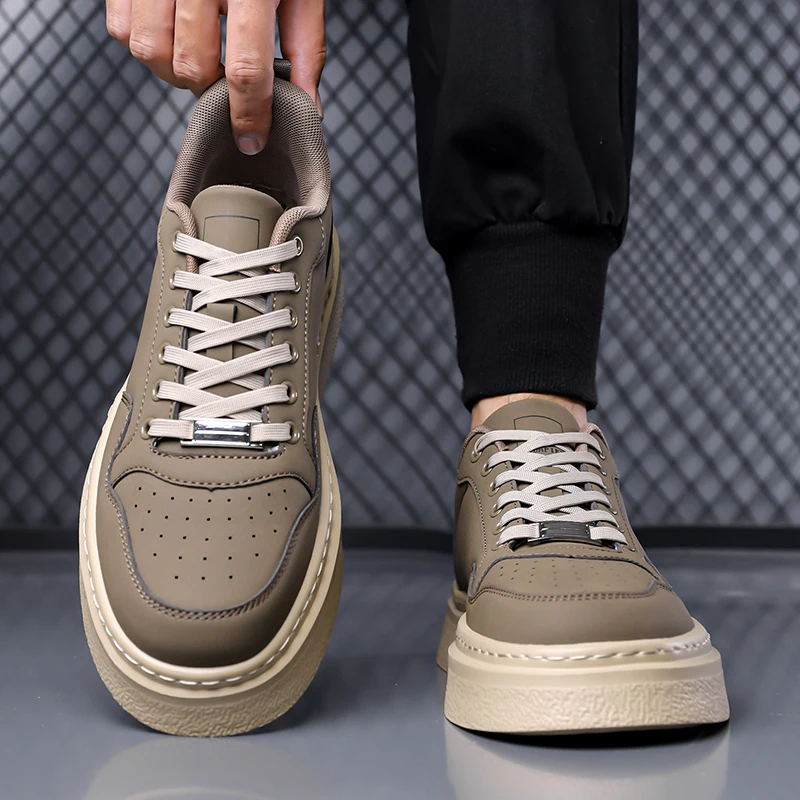 Мужские повседневные кроссовки из перфорированной кожи с износостойкой подошвой, новая модель, толстая подошва, спортивная обувь
Мужские повседневные кроссовки из перфорированной кожи с износостойкой подошвой, новая модель, толстая подошва, спортивная обувь