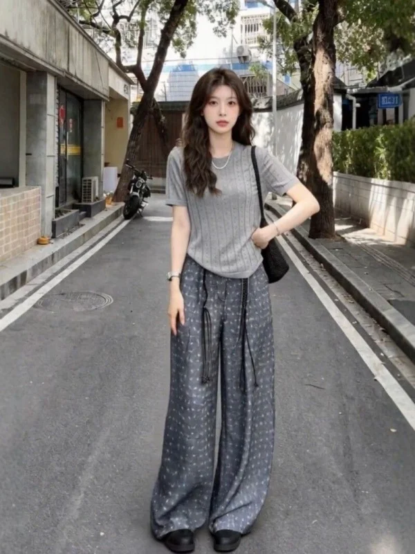 Fashionable Floral Hollow out round Neck Short Sleeve Top And Wide Leg Pants Two Piece Set for Short Women Summer New Arrival
Fashionable Floral Hollow out round Neck Short Sleeve Top And Wide Leg Pants Two Piece Set for Short Women Summer New Arrival