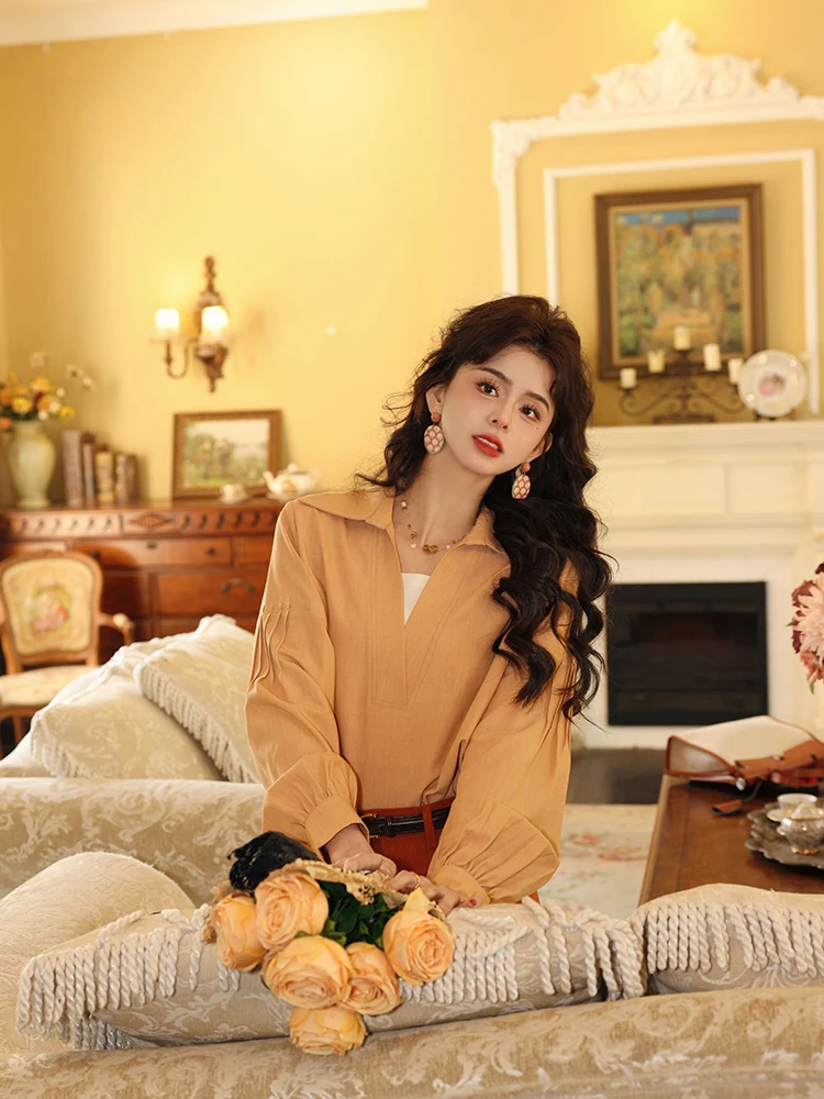 Женская свободная блузка Chen Jiajie Hong Kong в стиле ретро с длинным рукавом, приталенная, однотонная, с воротником, из полиэстера, класса люкс
Женская свободная блузка Chen Jiajie Hong Kong в стиле ретро с длинным рукавом, приталенная, однотонная, с воротником, из полиэстера, класса люкс