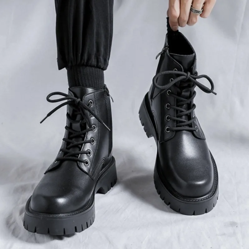 Мужские кожаные ботинки высокого качества, британские повседневные трендовые ботинки на платформе с боковой молнией, новые ботинки для рабочей одежды Botas Para Hombre 
Мужские кожаные ботинки высокого качества, британские повседневные трендовые ботинки на платформе с боковой молнией, новые ботинки для рабочей одежды Botas Para Hombre