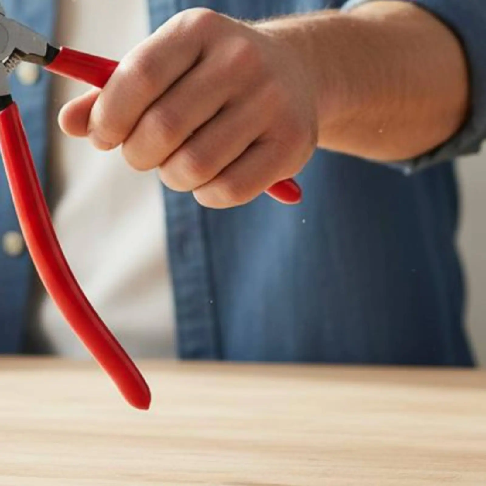 End Cutting Pliers High-Hardness Steel End Cutter Pliers Wire Trimmers Heavy Duty Side Trimmers Industrial Grade
End Cutting Pliers High-Hardness Steel End Cutter Pliers Wire Trimmers Heavy Duty Side Trimmers Industrial Grade