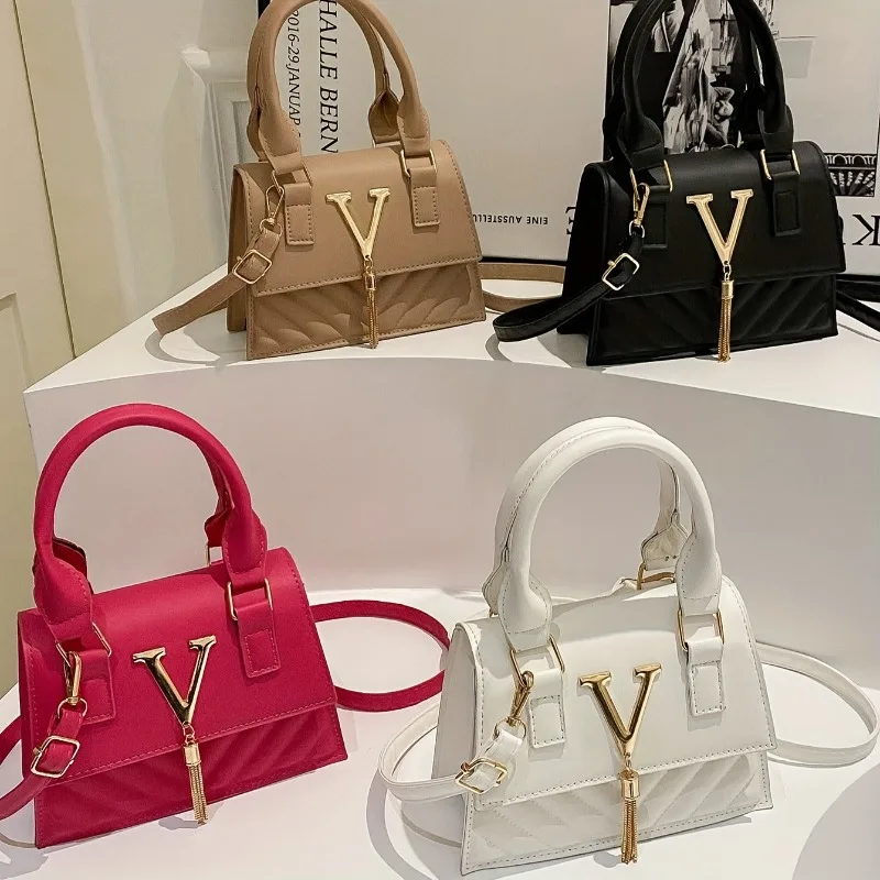Fashion Quilted Top-Handle Bag, Gold V-Shape Tassel Hardware Satchel with Detachable Strap, Elegant Crossbody Purse for Women
Fashion Quilted Top-Handle Bag, Gold V-Shape Tassel Hardware Satchel with Detachable Strap, Elegant Crossbody Purse for Women