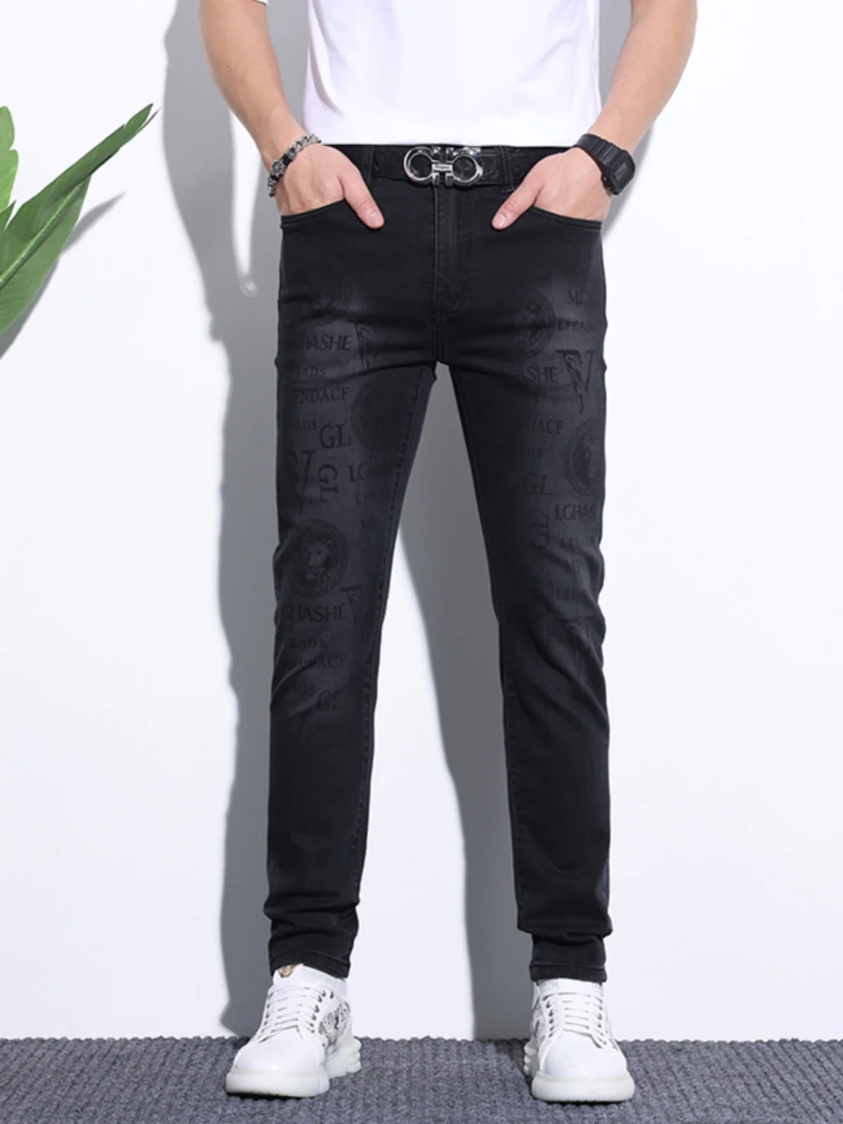 High-End European Style Slim Fit Printed Jeans Men's Summer Thin Ultra-Thin Elastic Casual Pants Trendy Cotton Stretch Denim
High-End European Style Slim Fit Printed Jeans Men's Summer Thin Ultra-Thin Elastic Casual Pants Trendy Cotton Stretch Denim