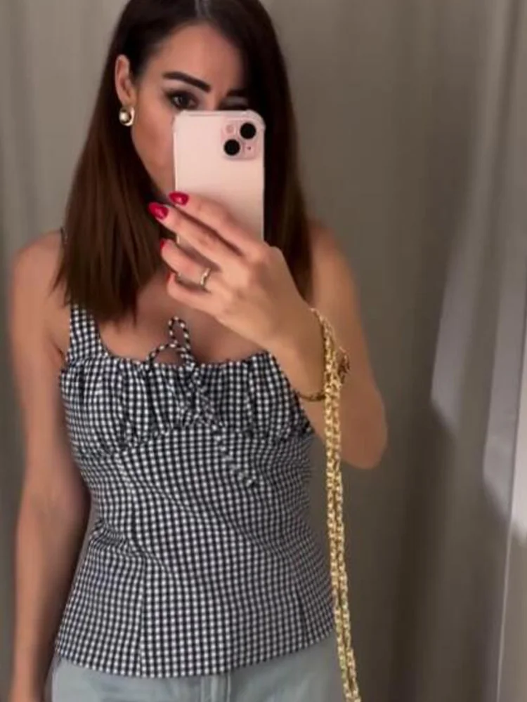 TRAFZA Women 2025 Fashion Sleeveless Square Collar Plaid Sling Top Female Backless Bow Lace-up Decoration Elastic Short Top
TRAFZA Women 2025 Fashion Sleeveless Square Collar Plaid Sling Top Female Backless Bow Lace-up Decoration Elastic Short Top