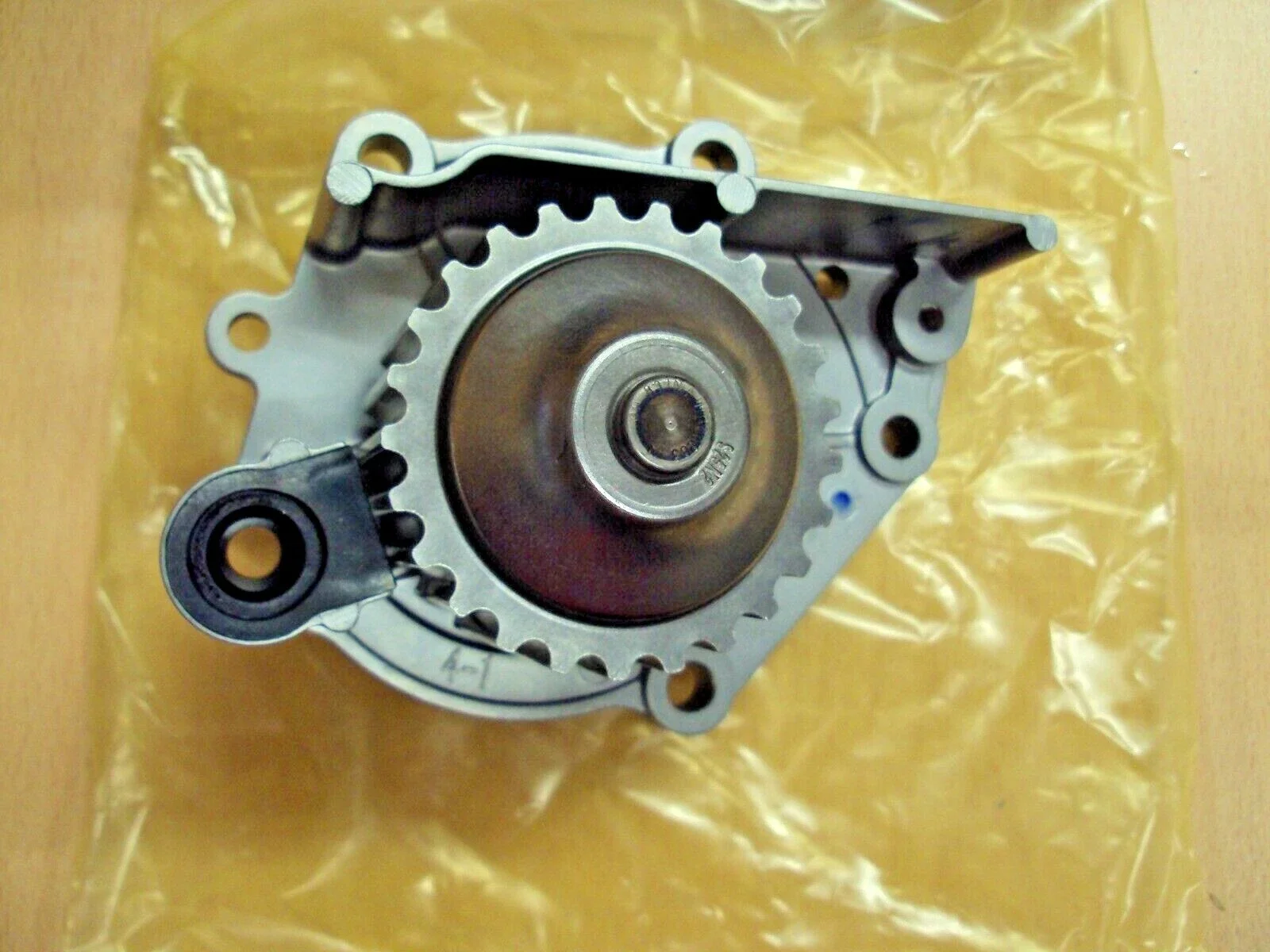 Auto Parts Engine 25 Teeth Water Pump for Mg 6 Mg 550 Roewe 550 OEM 10062539
Auto Parts Engine 25 Teeth Water Pump for Mg 6 Mg 550 Roewe 550 OEM 10062539