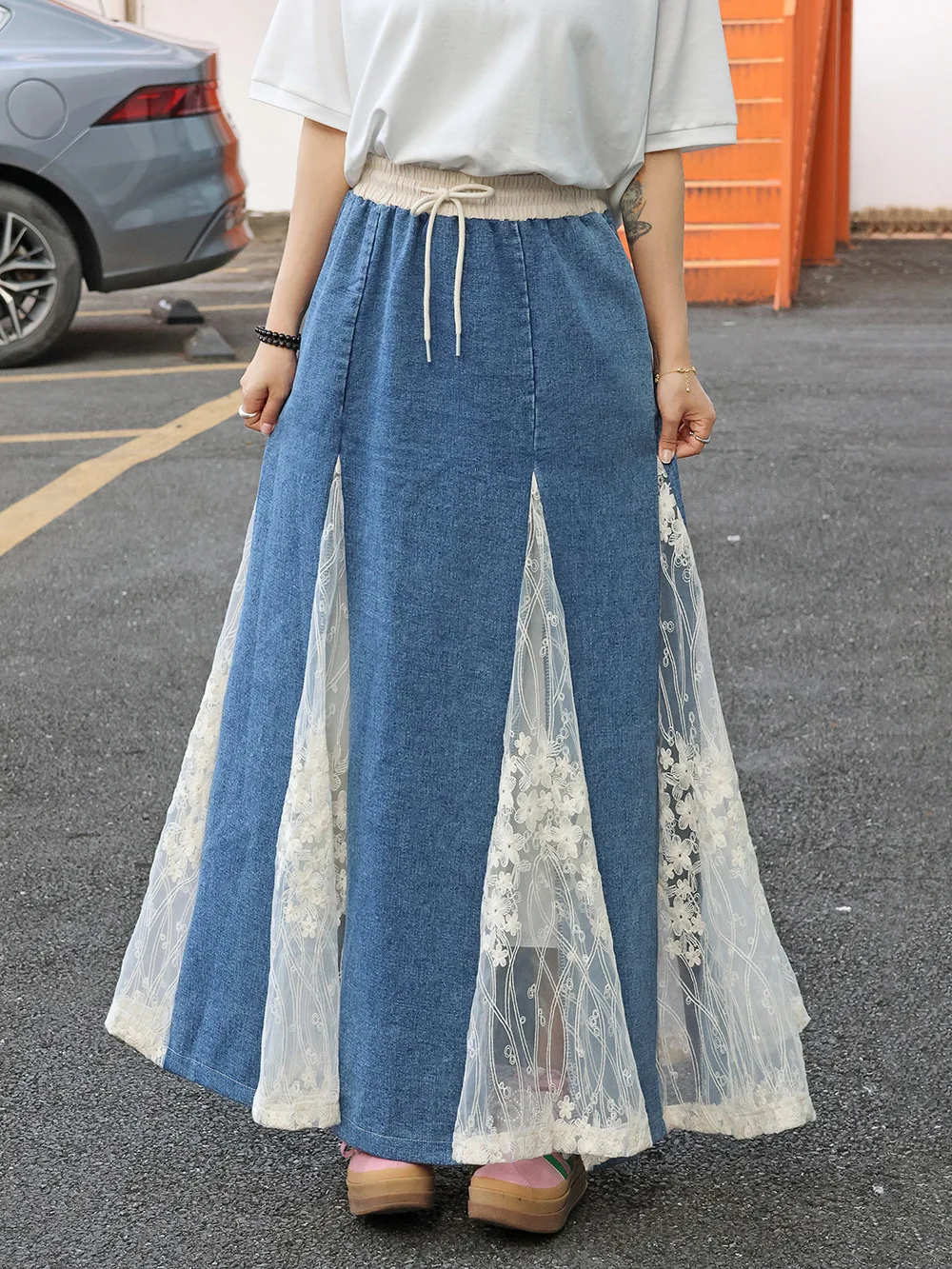 Retro Runway Long Jeans Skirt Women Elastic Lace Stitching Luxury Ruffles Maxi Denim Skirts Elegant Contrast Color Block Trendy
Retro Runway Long Jeans Skirt Women Elastic Lace Stitching Luxury Ruffles Maxi Denim Skirts Elegant Contrast Color Block Trendy