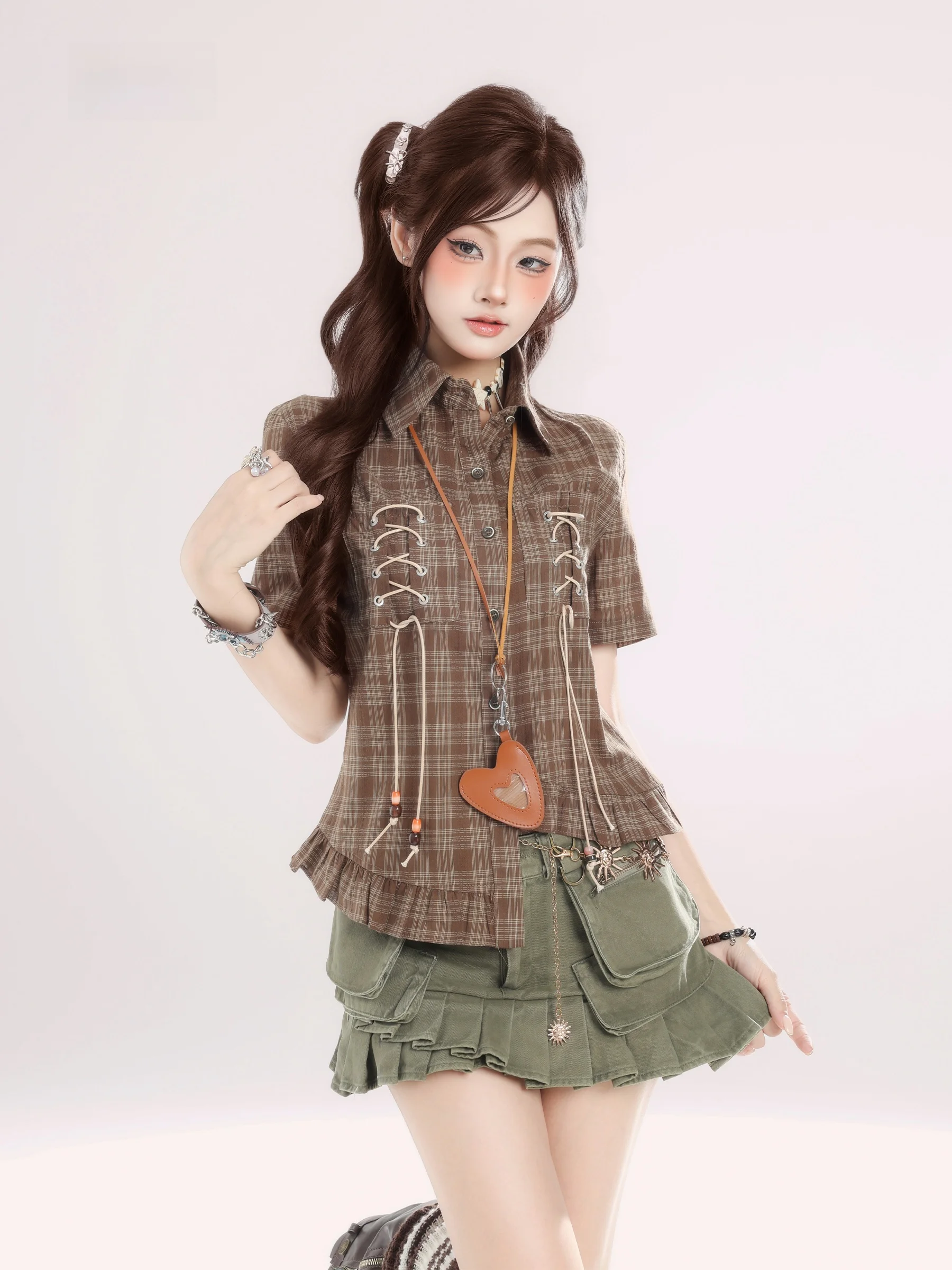 Новая летняя женская свободная блузка HM College в клетку с коротким рукавом и асимметричным подолом, модный топ для стройности
Новая летняя женская свободная блузка HM College в клетку с коротким рукавом и асимметричным подолом, модный топ для стройности