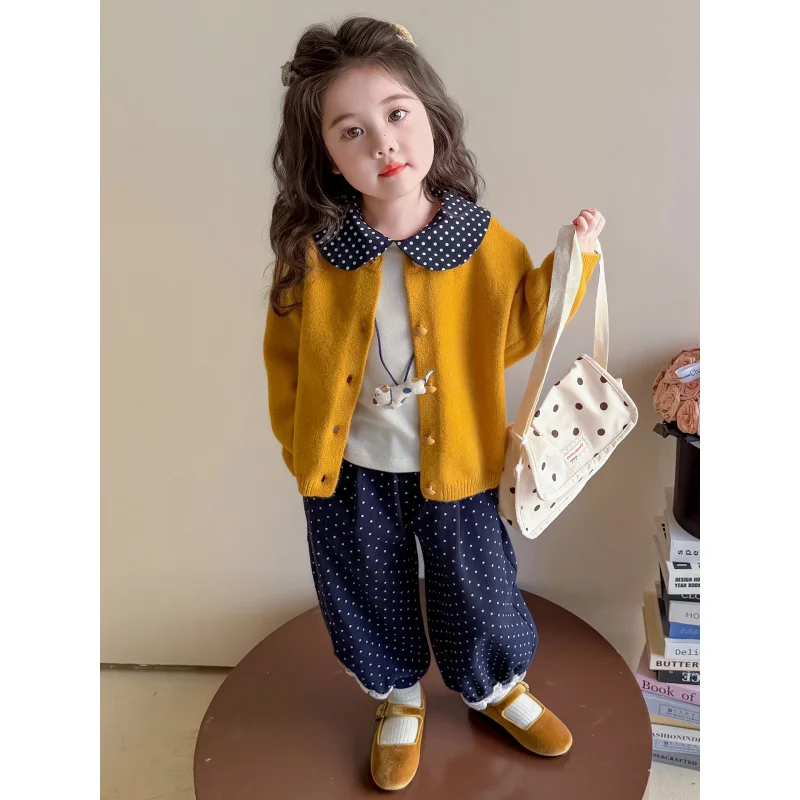 Girls' Spring and Autumn Outfit Set2025New Baby Girl Knitted Cardigan Polka Dot Pants Children's Fashion Three-piece Set
Girls' Spring and Autumn Outfit Set2025New Baby Girl Knitted Cardigan Polka Dot Pants Children's Fashion Three-piece Set