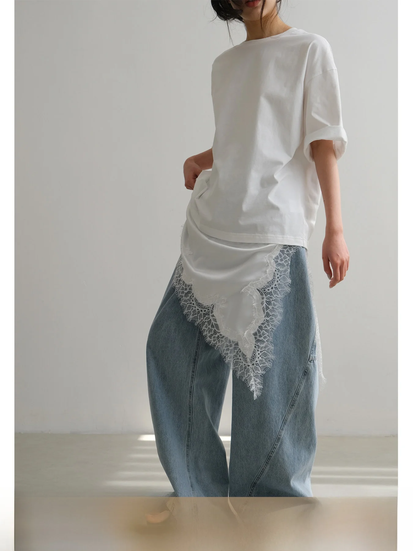 Casual Style Cotton T-Shirt with Lace Hem Short Sleeve Mid-Length Full Cotton Effortless Wearability Layering Skirt
Casual Style Cotton T-Shirt with Lace Hem Short Sleeve Mid-Length Full Cotton Effortless Wearability Layering Skirt
