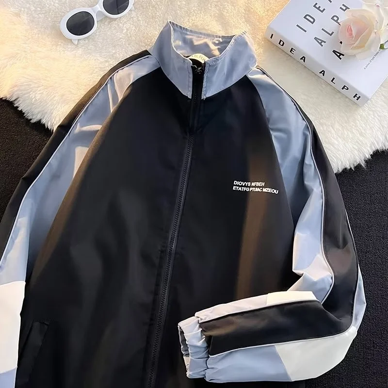 2023 Patchwork Varsity Jacket Men Streetwear Windbreaker High Quality Lightweight College Couple Casual jackets for men
2023 Patchwork Varsity Jacket Men Streetwear Windbreaker High Quality Lightweight College Couple Casual jackets for men