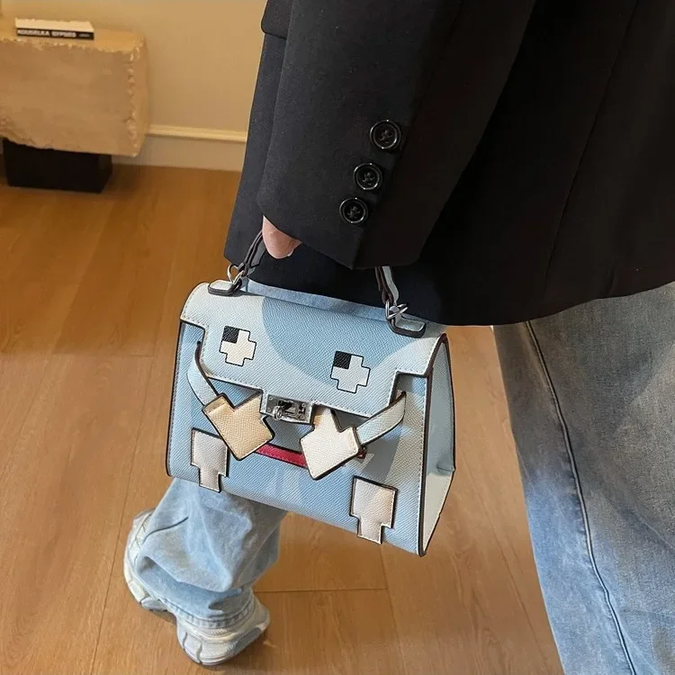 2025 Summer Cute Doll Bag - Trendy Shoulder Handbag for Women, Elegant & Versatile Crossbody Purse, Fashionable Casual Tote
2025 Summer Cute Doll Bag - Trendy Shoulder Handbag for Women, Elegant & Versatile Crossbody Purse, Fashionable Casual Tote