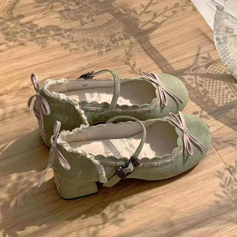 French Retro Round Head Middle Heel Single Shoes Spring and Autumn New Lolita Sweet Cute Girls Versatile Bow Mary Jane Shoes
French Retro Round Head Middle Heel Single Shoes Spring and Autumn New Lolita Sweet Cute Girls Versatile Bow Mary Jane Shoes