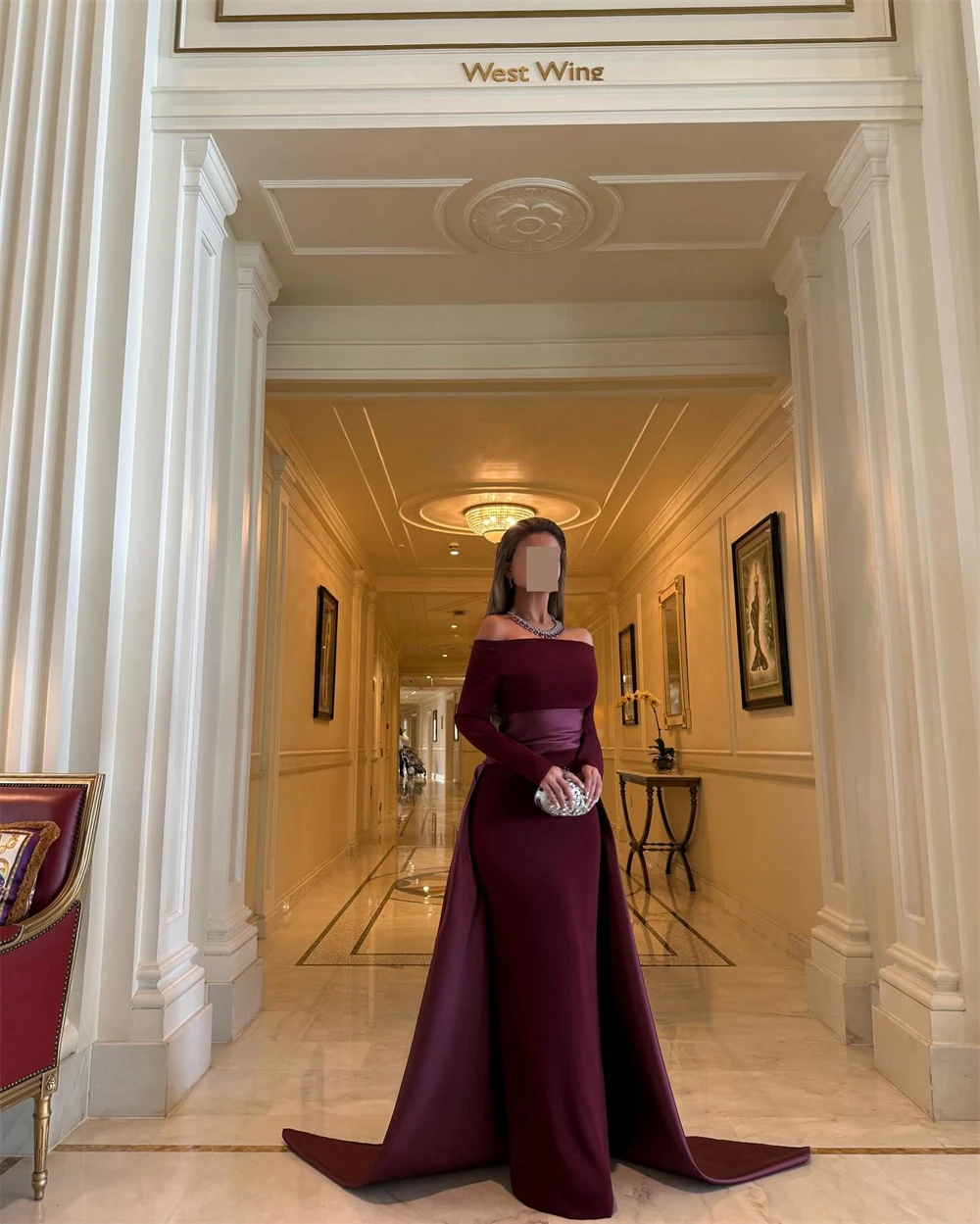 Customized Burgundy Jersey Classic Boat Neck Off the Shoulder Long Sleeves Straight Floor Length Panel Train Evening Dress
Customized Burgundy Jersey Classic Boat Neck Off the Shoulder Long Sleeves Straight Floor Length Panel Train Evening Dress