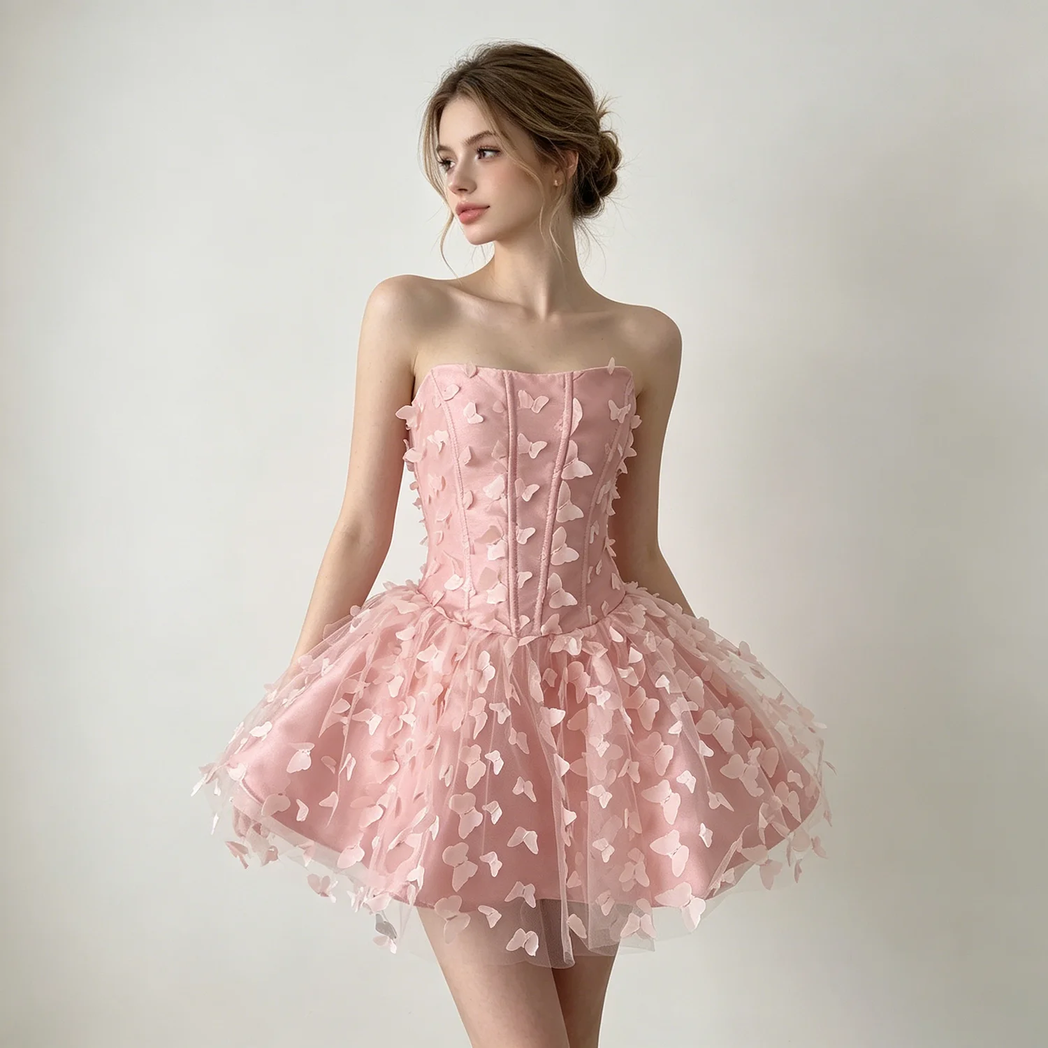 LIMO 2026 Woman New Strapless design, 3D butterfly appliques, Fitted corset ,tulle skirt. Perfect for parties & dates.
LIMO 2026 Woman New Strapless design, 3D butterfly appliques, Fitted corset ,tulle skirt. Perfect for parties & dates.
