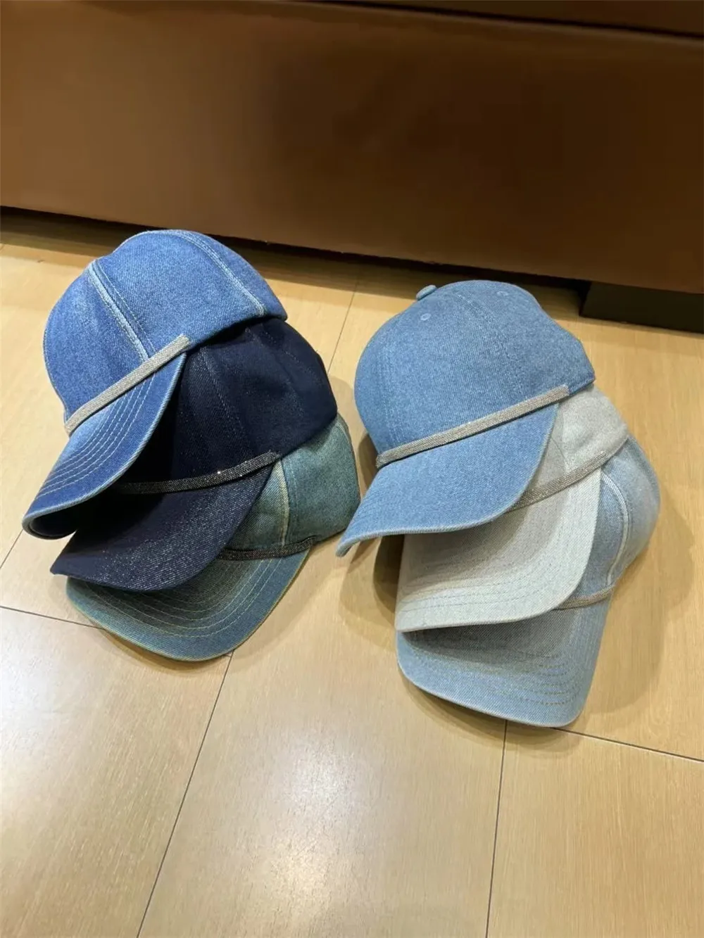 High Quality Classic Baseball Cap 2025 Spring summer Men and Women Solid Color Retro Duckbill Hat
High Quality Classic Baseball Cap 2025 Spring summer Men and Women Solid Color Retro Duckbill Hat