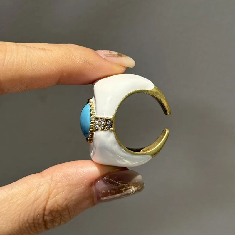 Vintage Turquoise Ring White Natural Stone Jewelry Luxury Designer Antique Gold Plated Rhinestone Quality Brands Banquet Wedding
Vintage Turquoise Ring White Natural Stone Jewelry Luxury Designer Antique Gold Plated Rhinestone Quality Brands Banquet Wedding