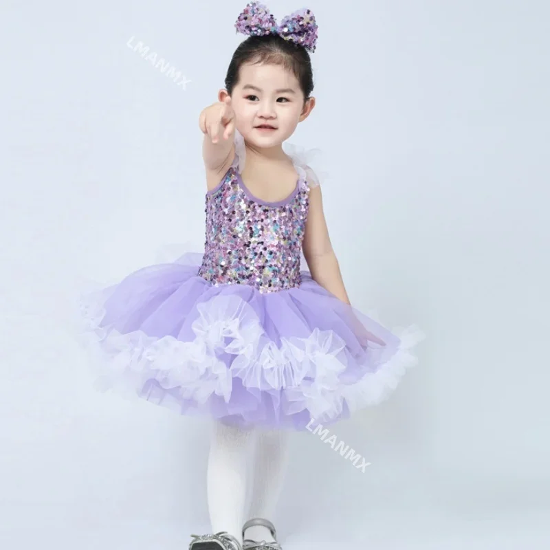 Children's fluffy skirt kindergarten performance dance costume, girls' ballet skirt, little swan dance princess veil skirt
Children's fluffy skirt kindergarten performance dance costume, girls' ballet skirt, little swan dance princess veil skirt